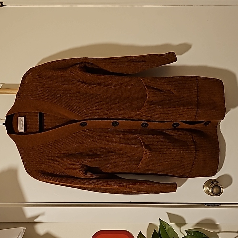 Everlane Alpaca Cocoon Cardigan in Rosewood - Picture 4 of 7